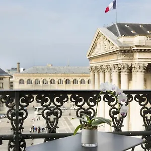 Les Dames Du Pantheon Parijs