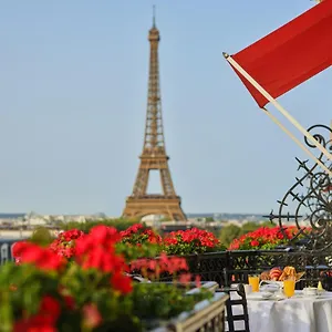 Hotel Plaza Athenee - Dorchester Collection, Paris